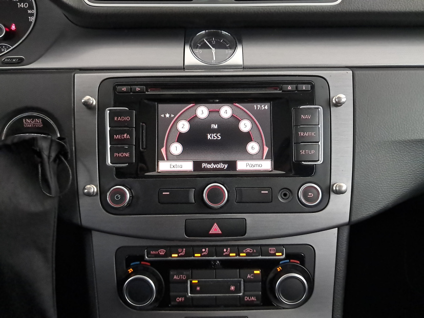 Volkswagen Passat, 2011