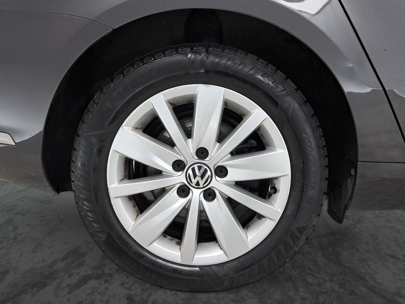 Volkswagen Passat, 2011