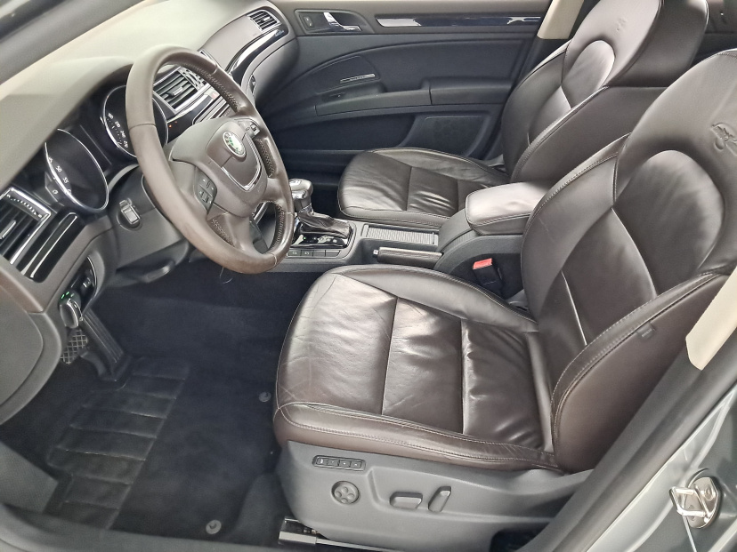 Škoda Superb, 2012