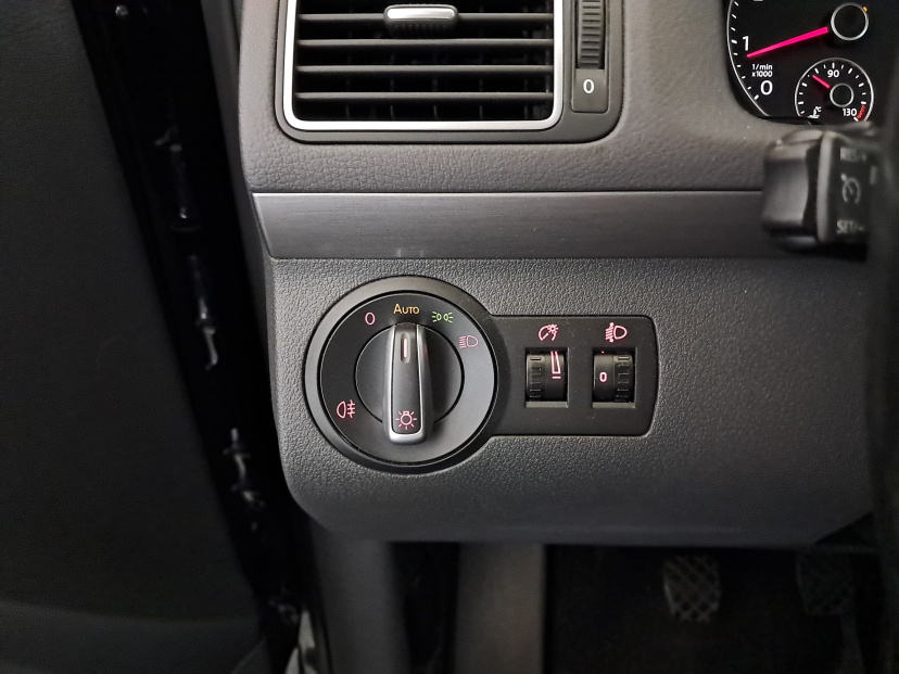 Volkswagen Touran, 2011