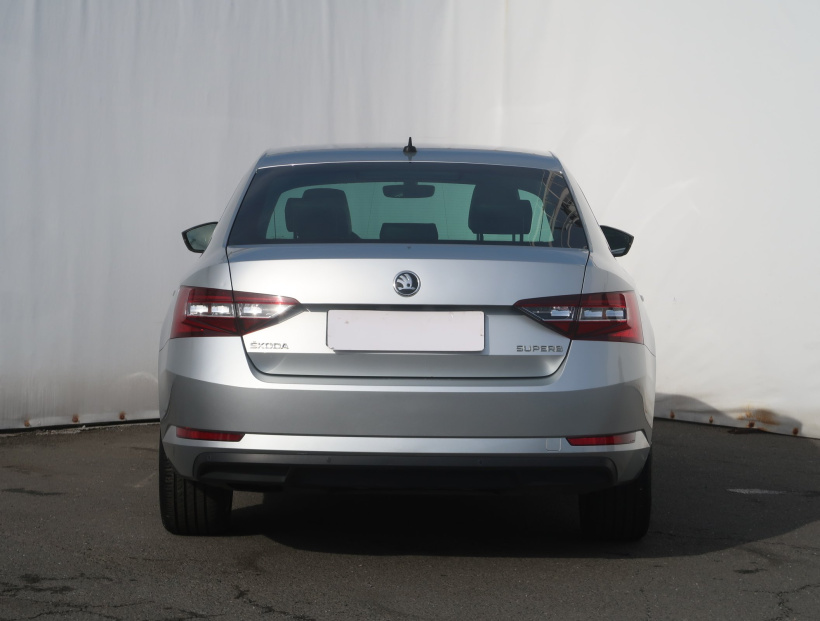 Škoda Superb, 2015