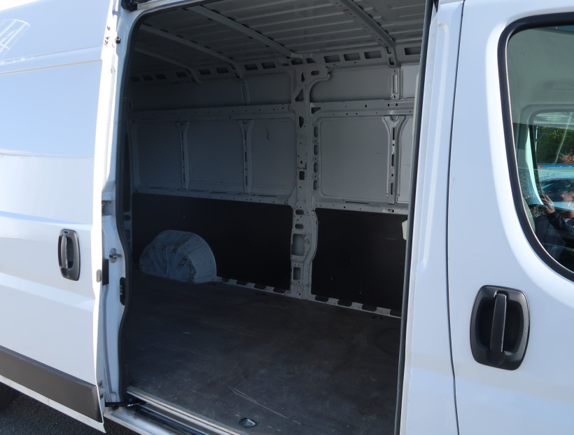 Opel Movano, 2023