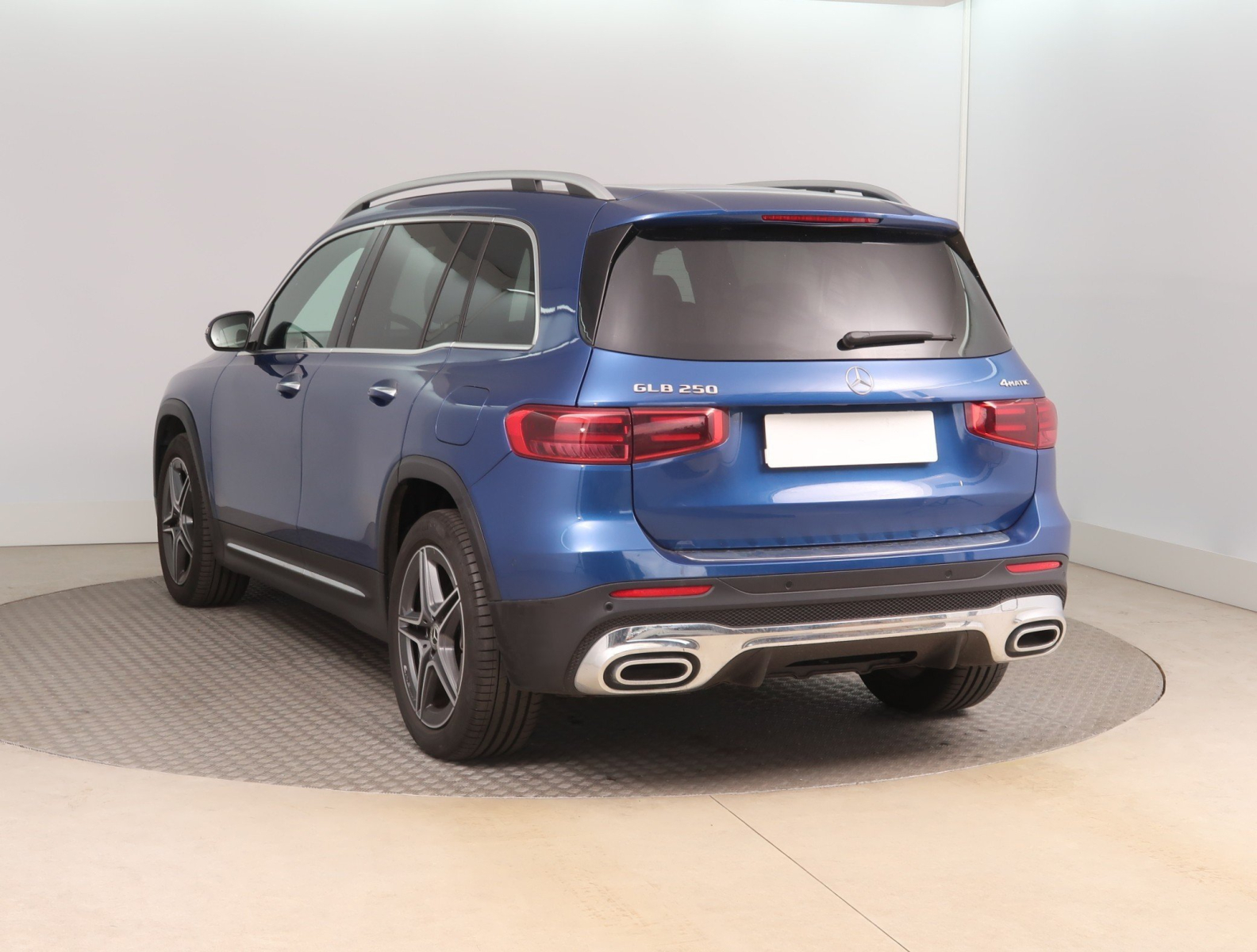 Mercedes-Benz GLB - 2025