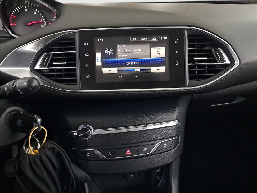 Peugeot 308, 2015
