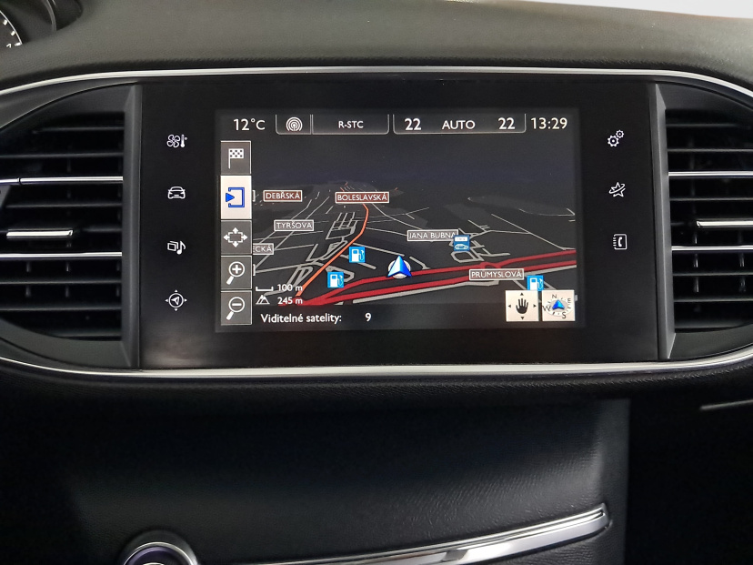 Peugeot 308, 2015