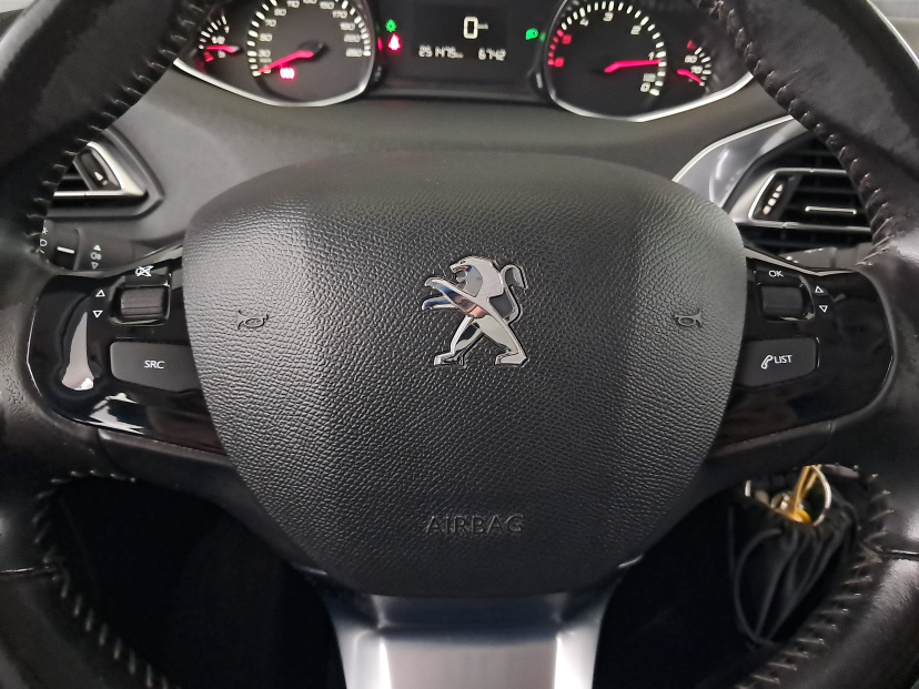Peugeot 308, 2015
