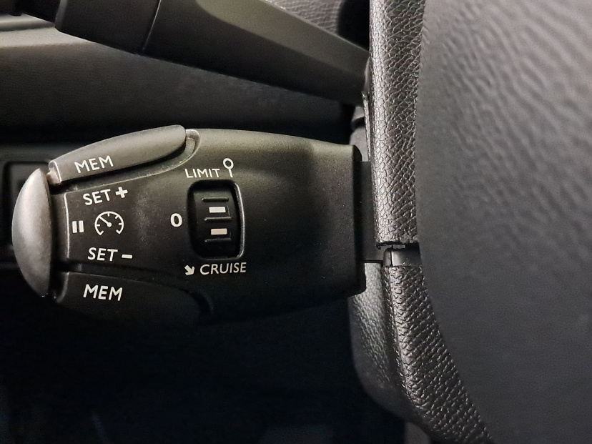 Peugeot 308, 2015