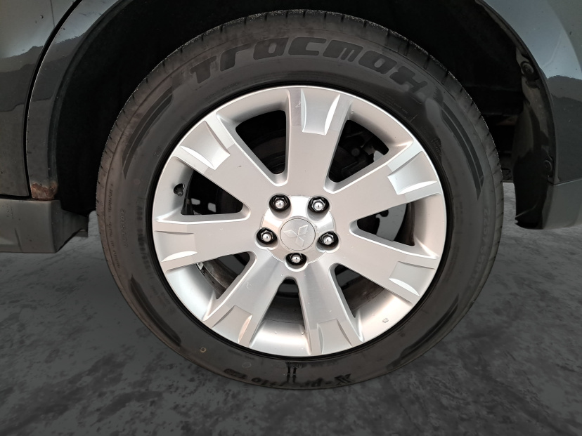 Mitsubishi Outlander, 2011