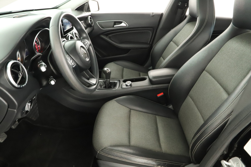Mercedes-Benz CLA, 2016