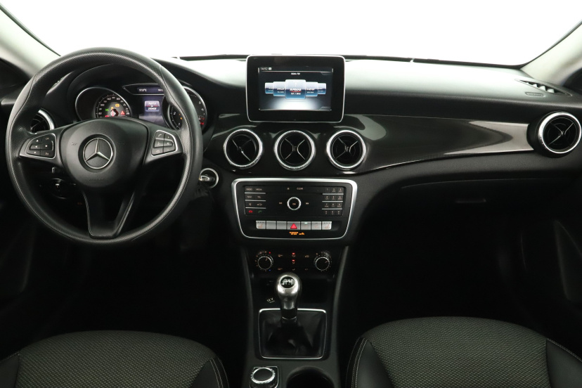Mercedes-Benz CLA, 2016