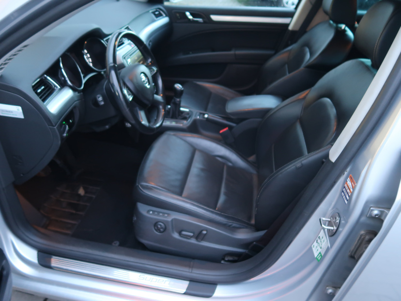 Škoda Superb, 2014