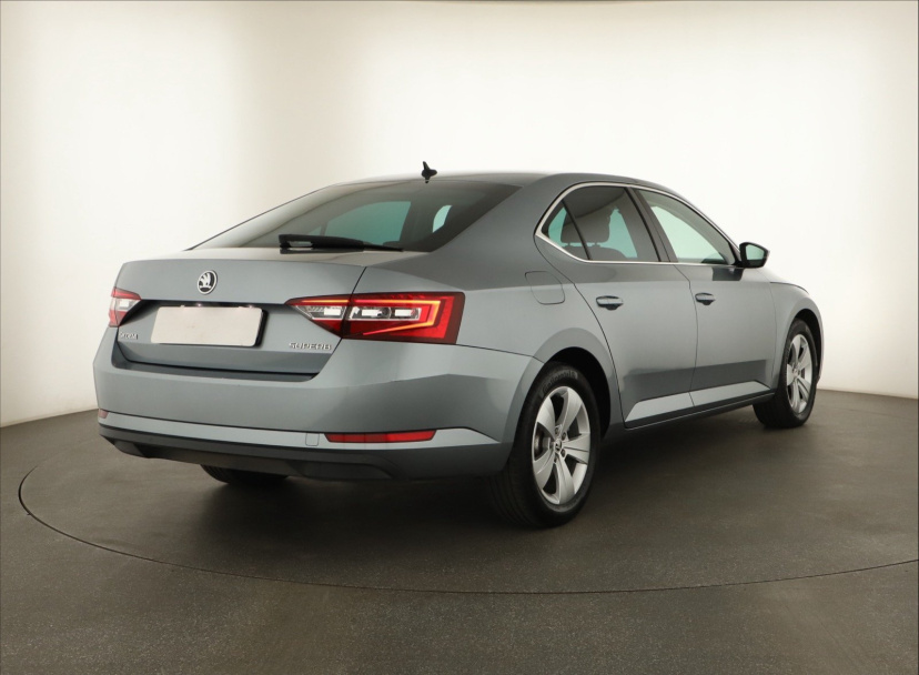 Škoda Superb, 2017