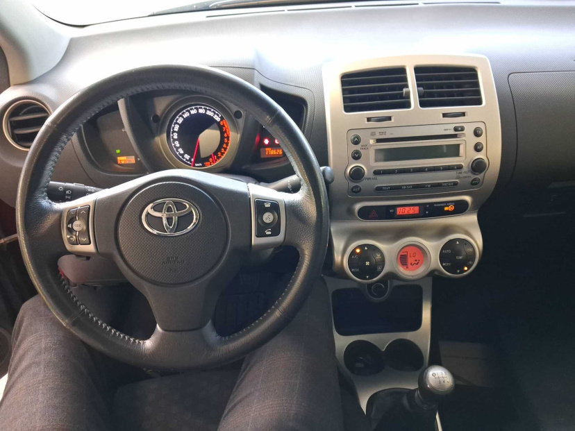 Toyota Urban Cruiser, 2009