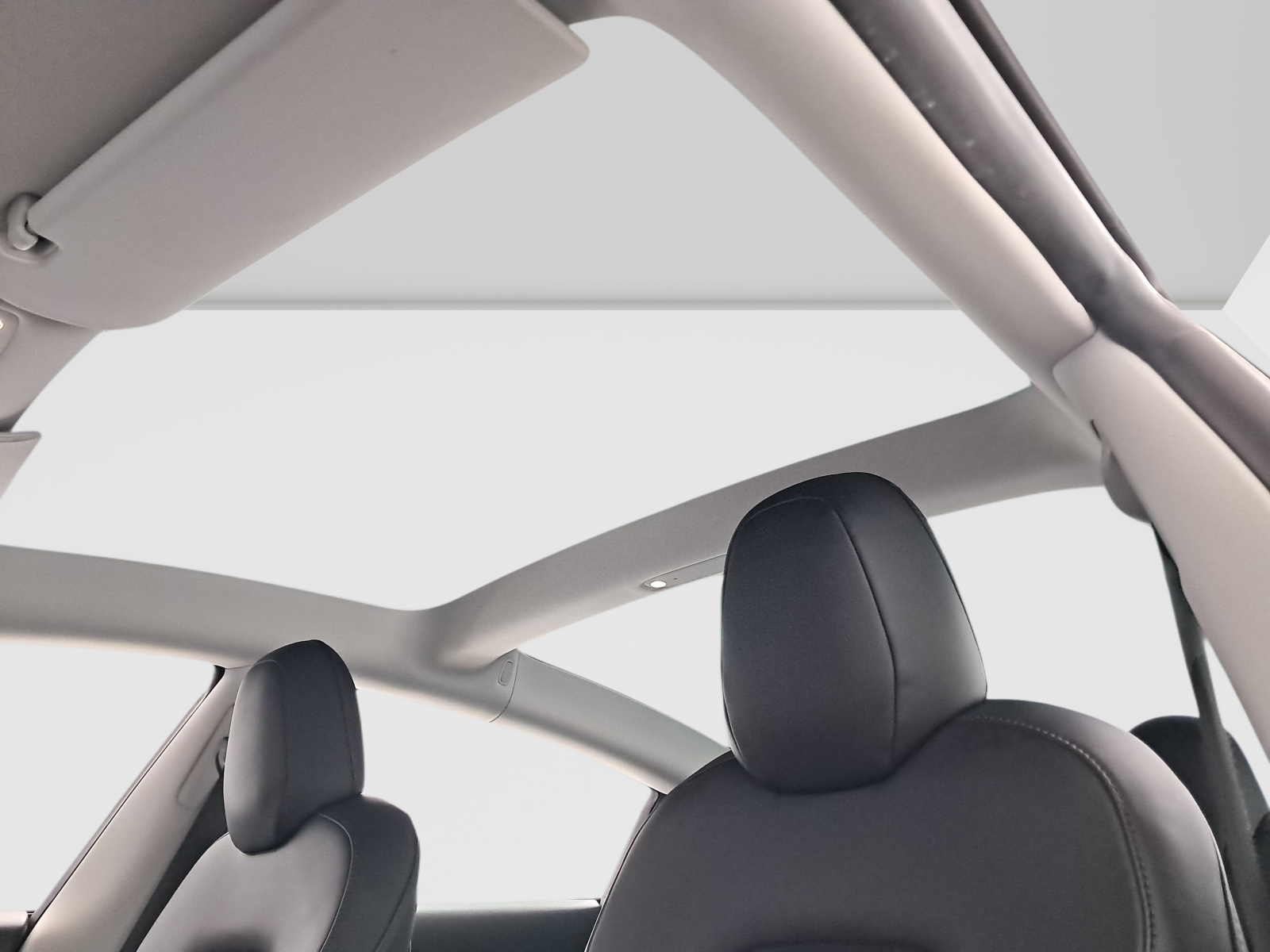 Tesla Model 3 Long Range AWD – fotografie 22