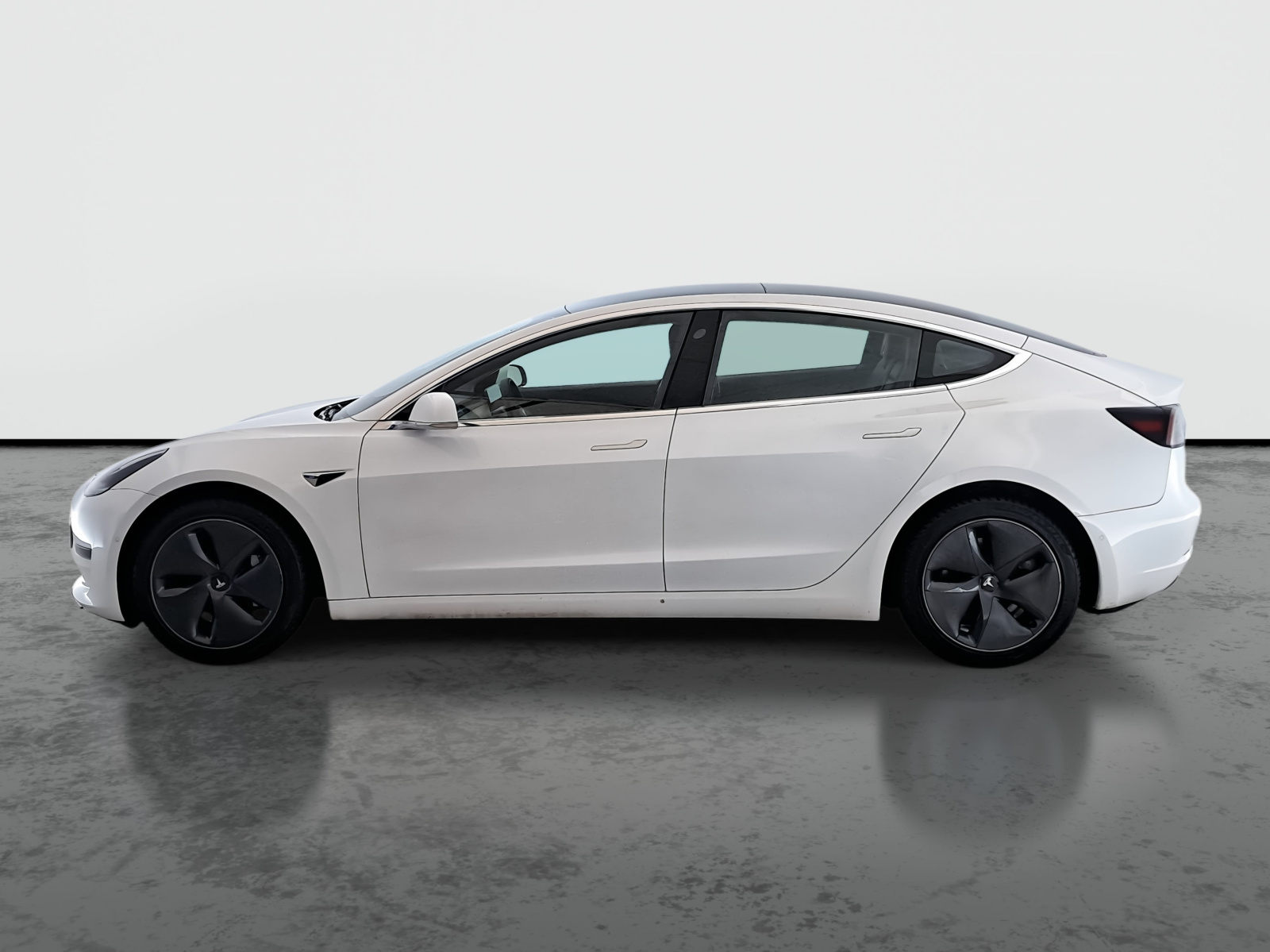 Tesla Model 3 Long Range AWD – fotografie 4