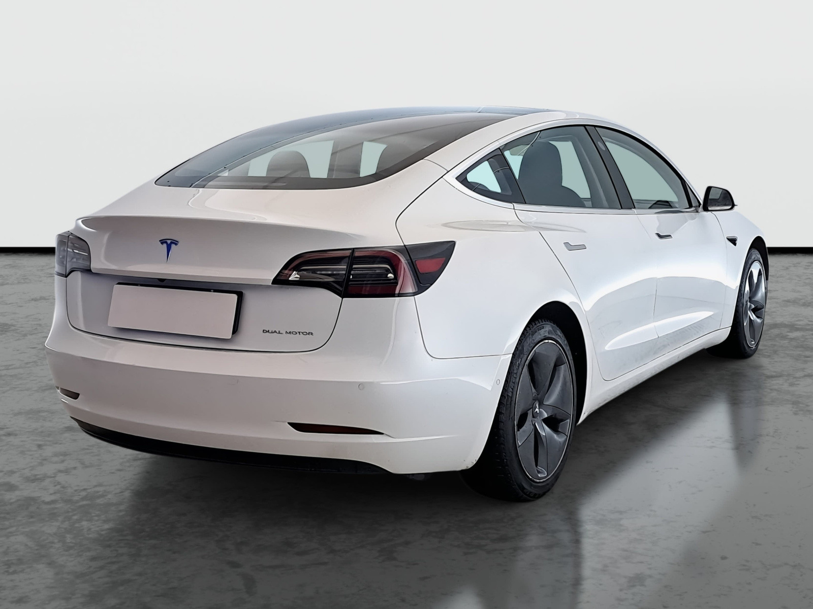 Tesla Model 3 Long Range AWD – fotografie 7