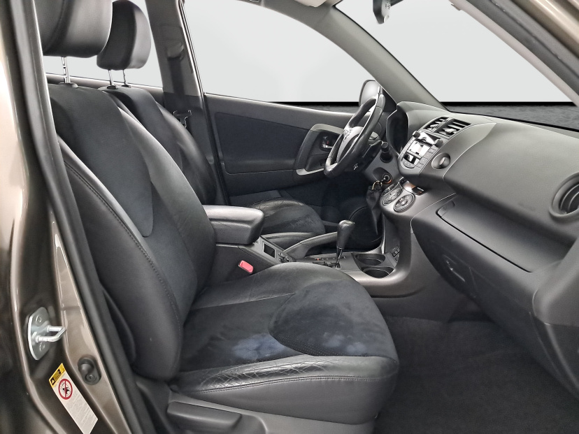 Toyota RAV 4, 2011