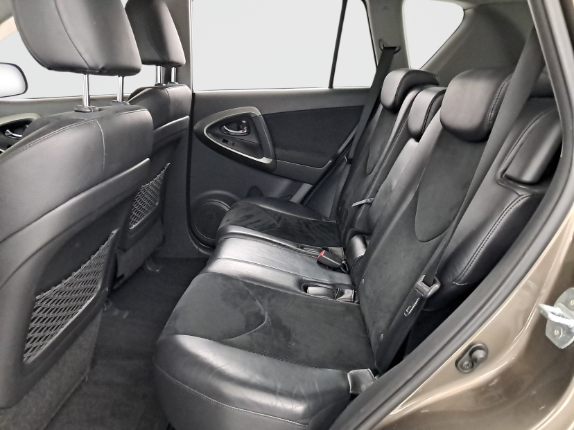 Toyota RAV 4, 2011