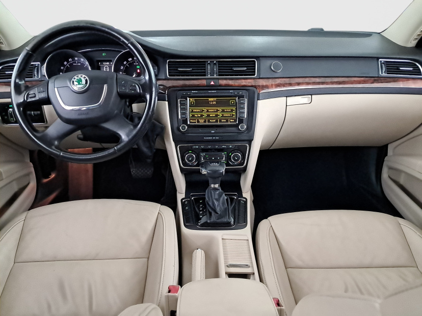 Škoda Superb, 2010