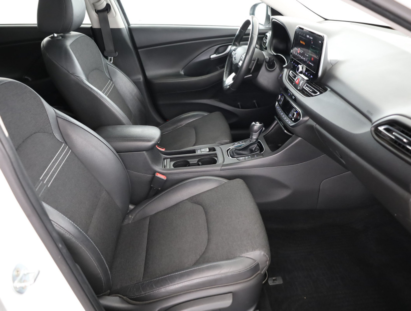 Hyundai i30, 2022