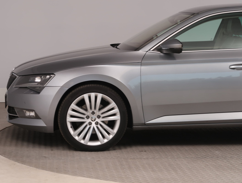 Škoda Superb, 2016