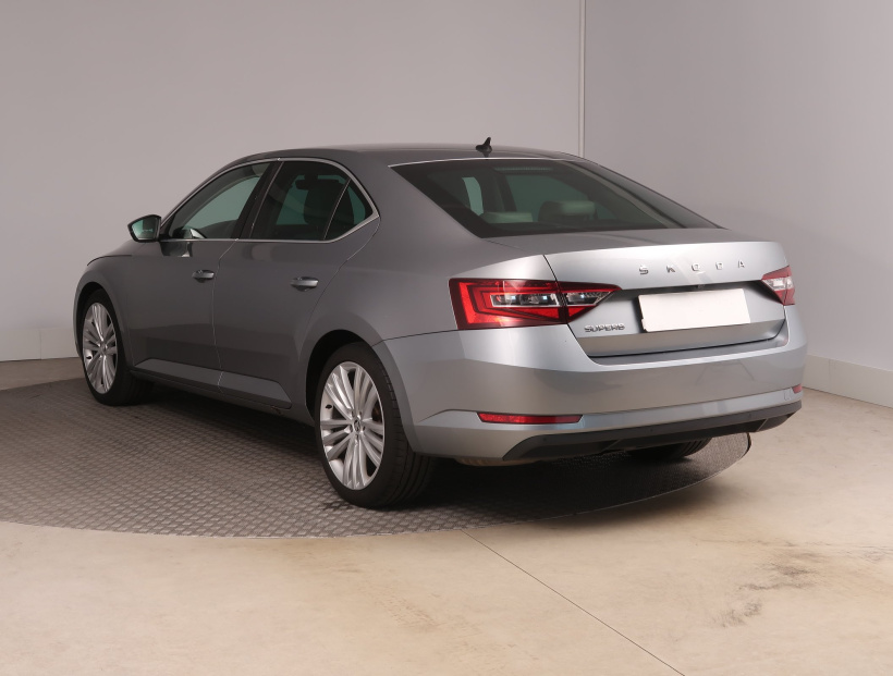 Škoda Superb, 2016