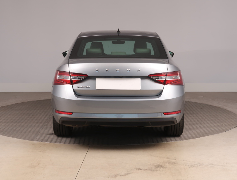 Škoda Superb, 2016