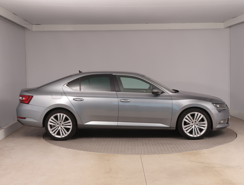 Škoda Superb, 2016