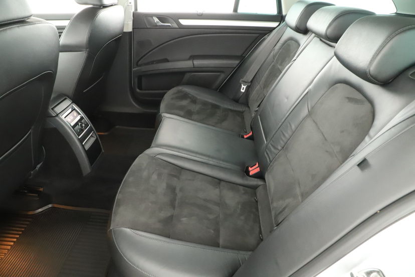 Škoda Superb, 2010