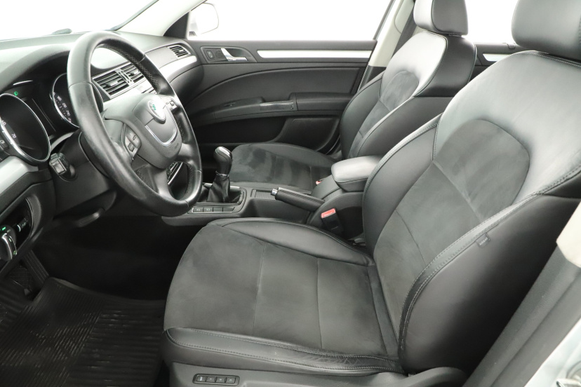 Škoda Superb, 2010