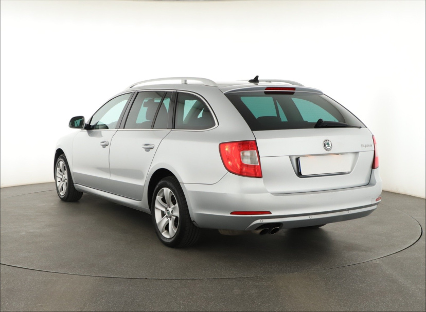 Škoda Superb, 2010