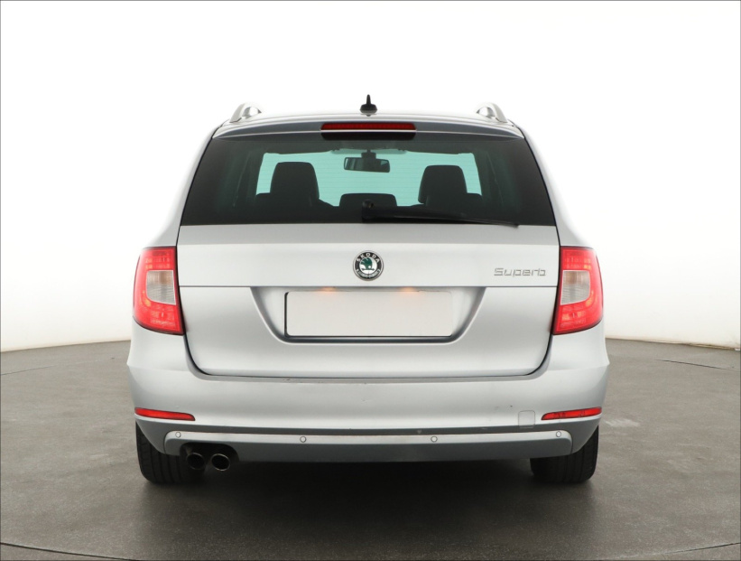Škoda Superb, 2010