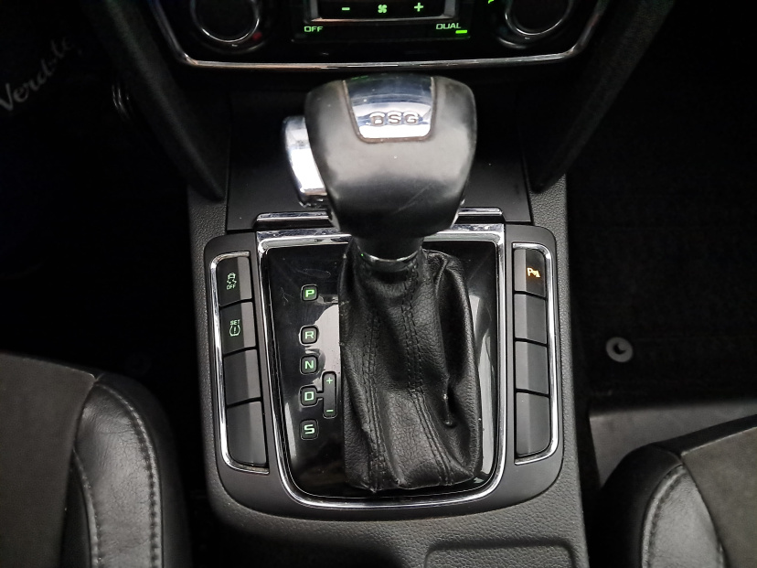 Škoda Superb, 2011