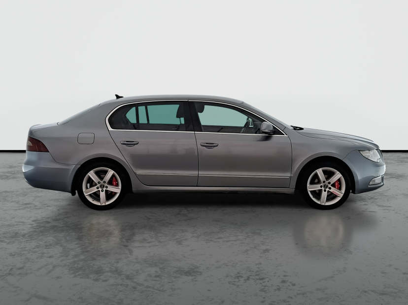 Škoda Superb, 2011