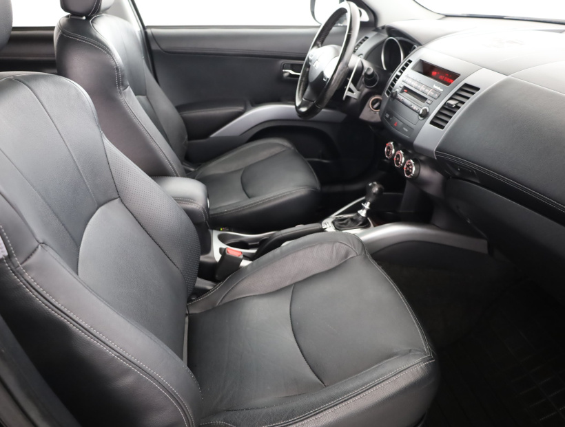 Mitsubishi Outlander, 2012