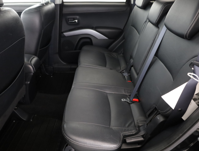 Mitsubishi Outlander, 2012