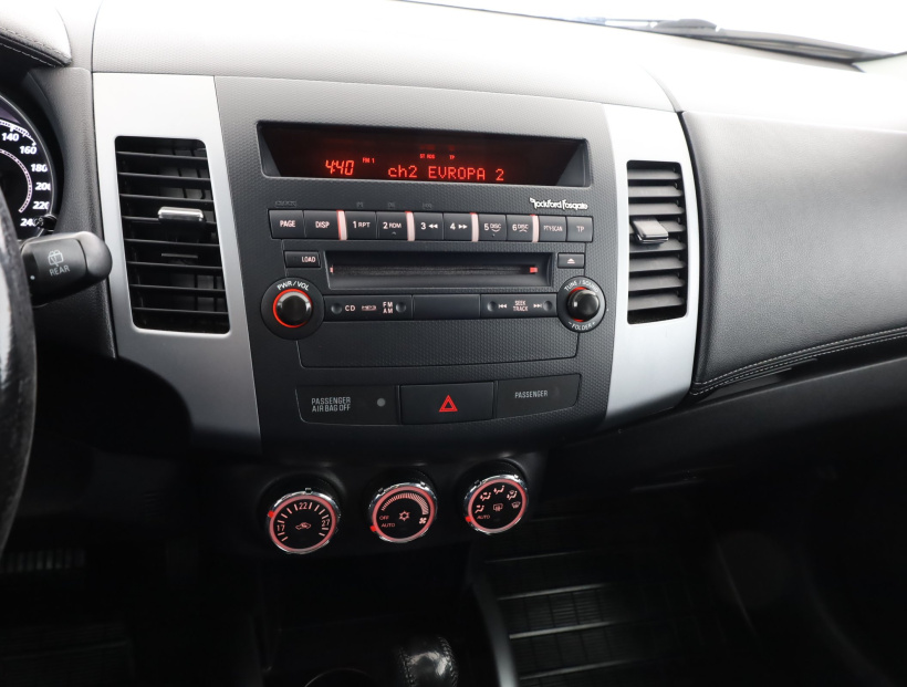 Mitsubishi Outlander, 2012