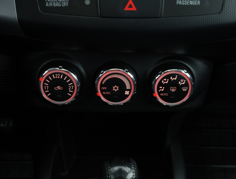 Mitsubishi Outlander, 2012