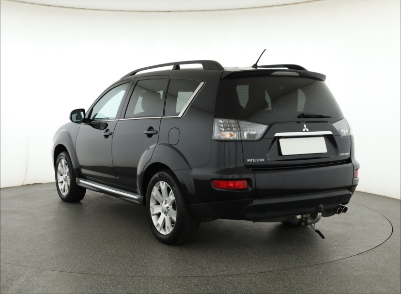 Mitsubishi Outlander, 2012
