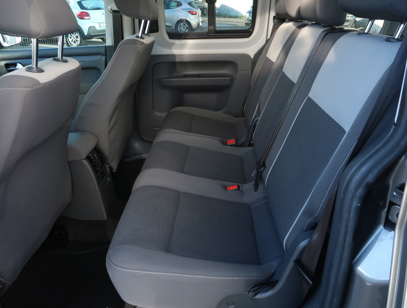 Volkswagen Caddy, 2011