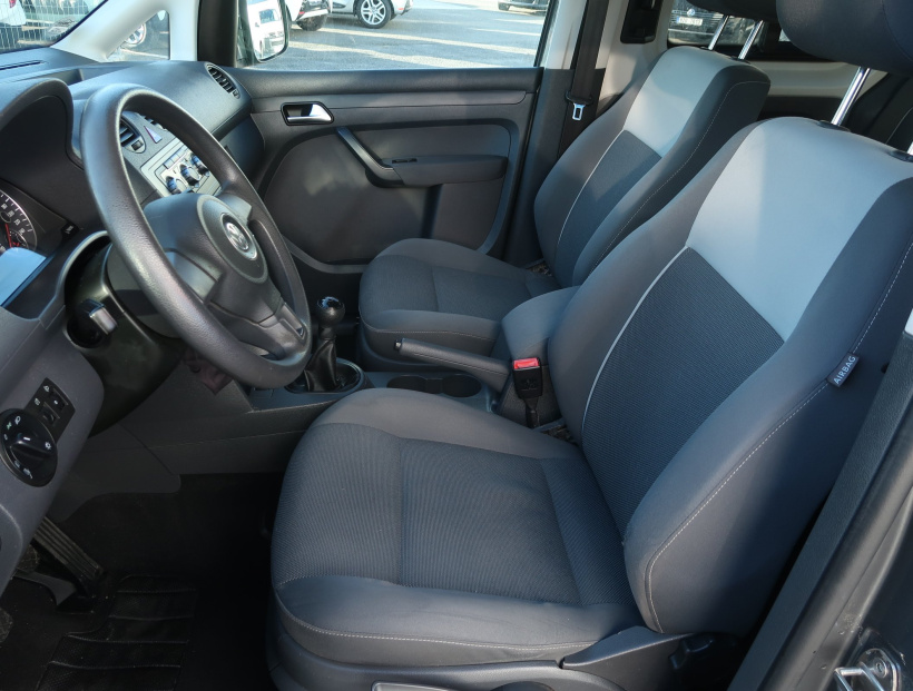 Volkswagen Caddy, 2011
