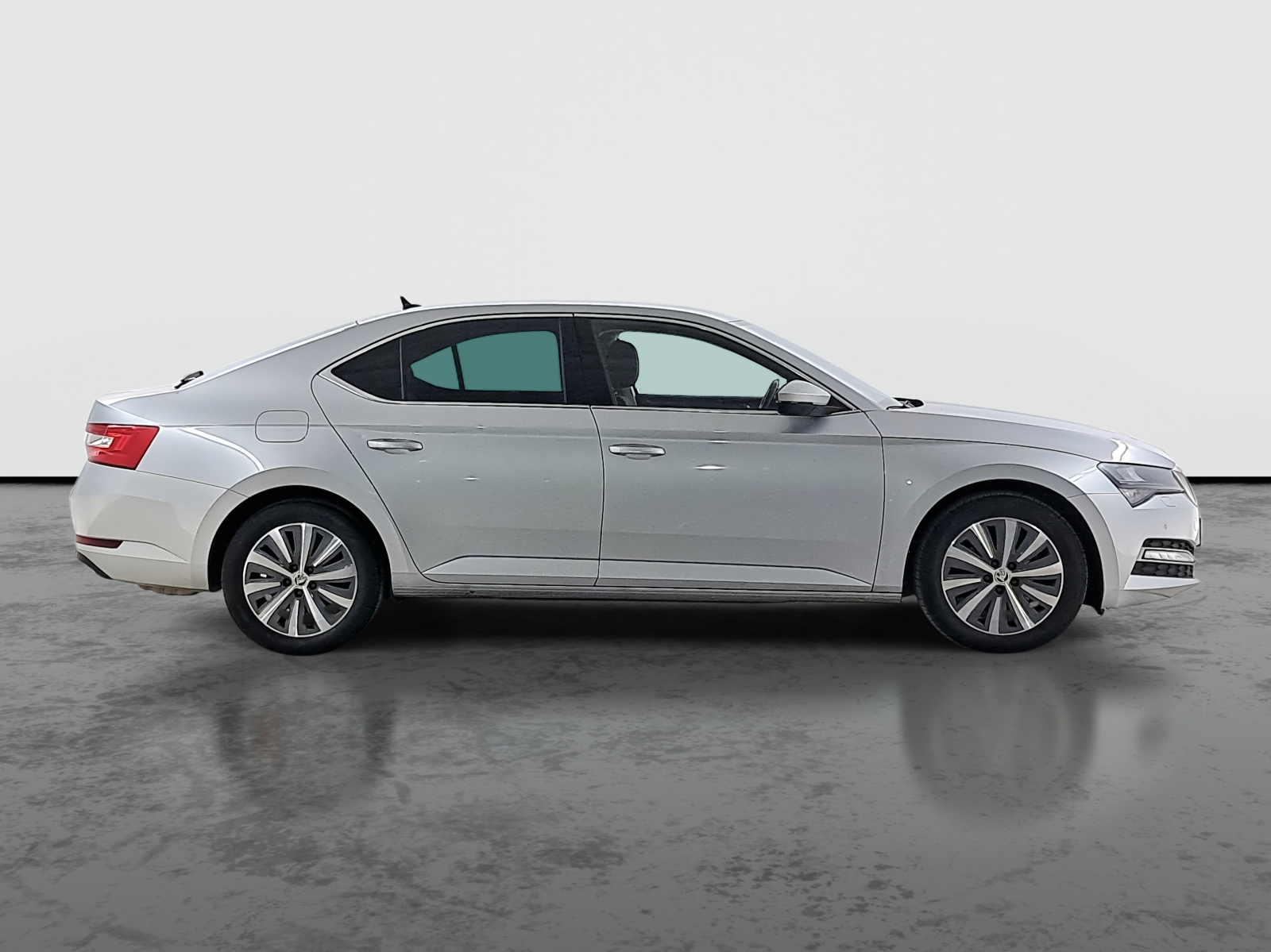 Škoda Superb - 2023