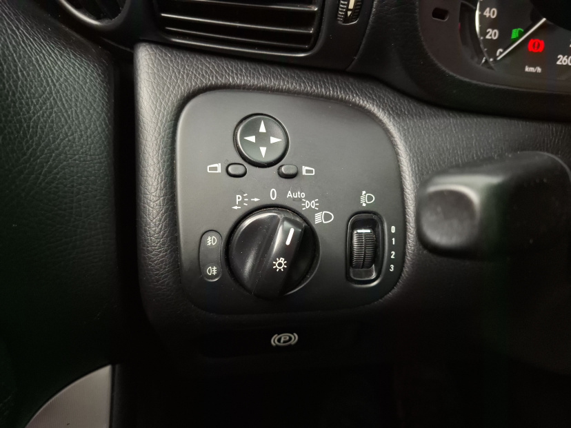 Mercedes-Benz C, 2004
