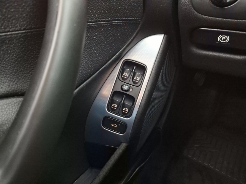 Mercedes-Benz C, 2004