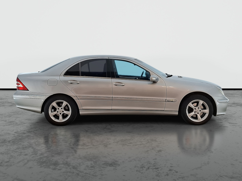 Mercedes-Benz C, 2004