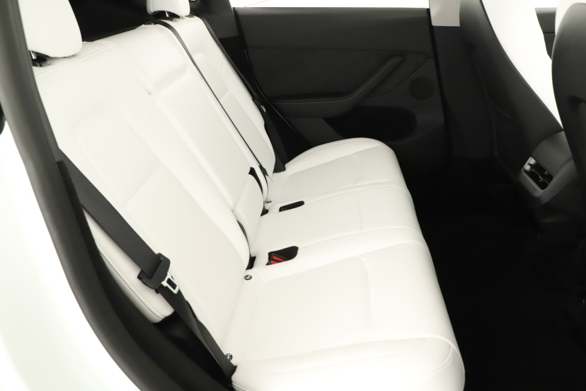 Tesla Model Y, 2024