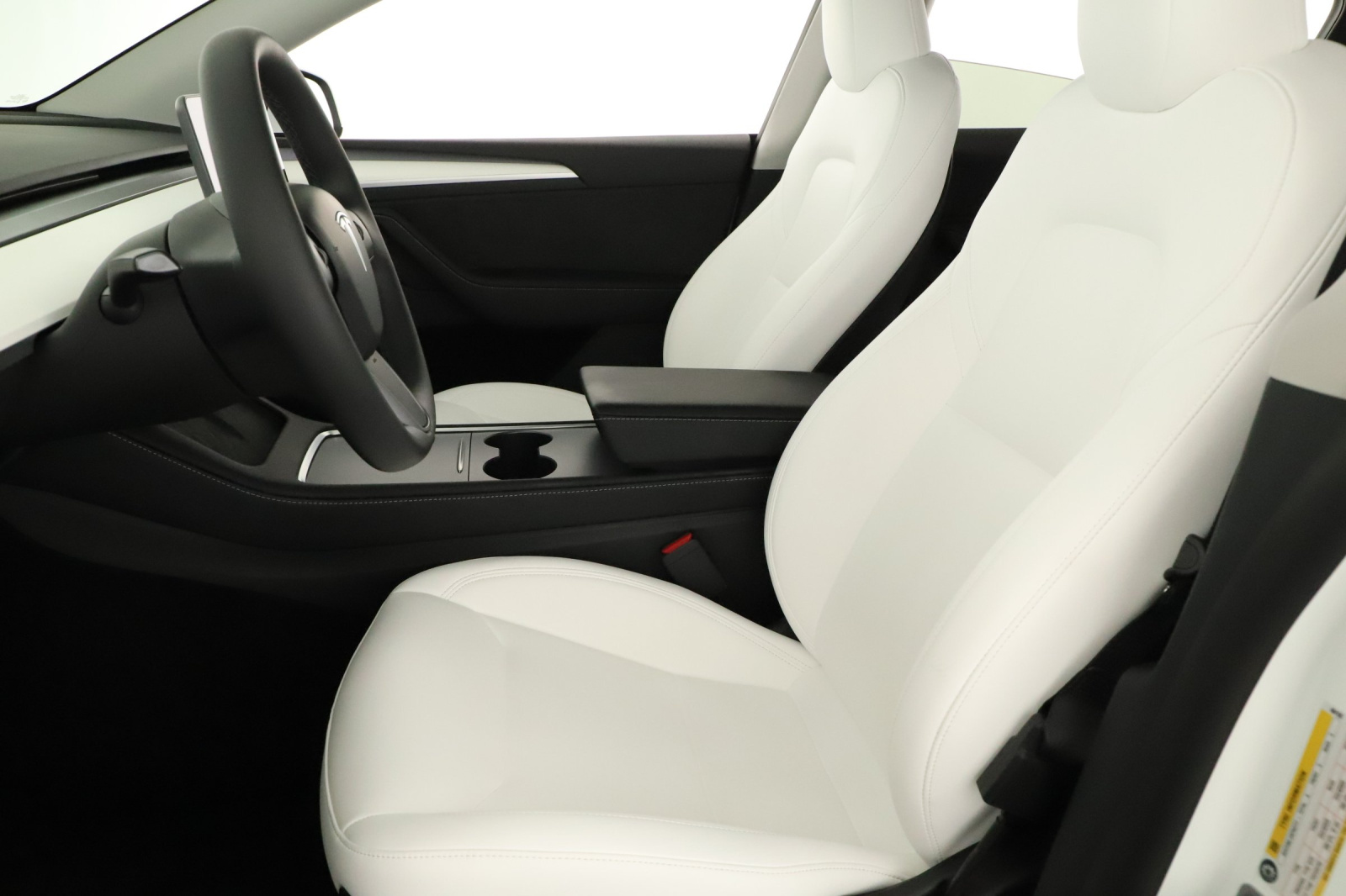 Tesla Model Y Standard Range – fotografie 13