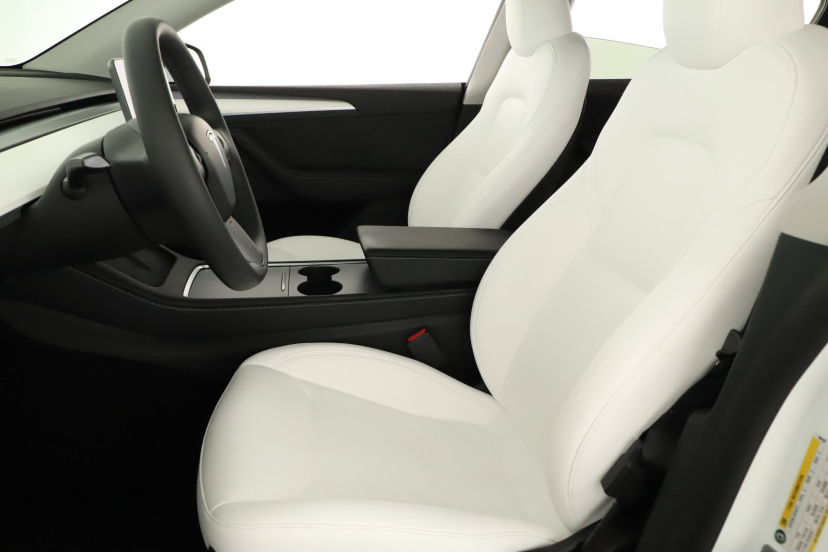 Tesla Model Y, 2024