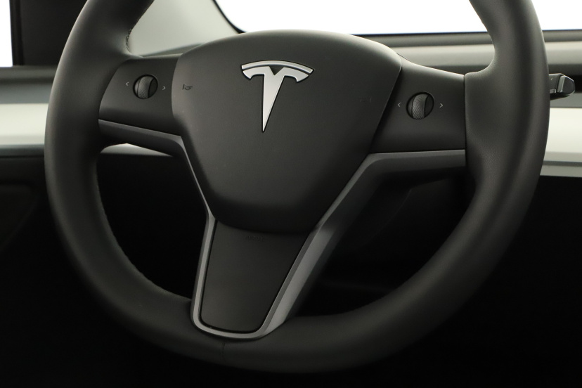 Tesla Model Y, 2024