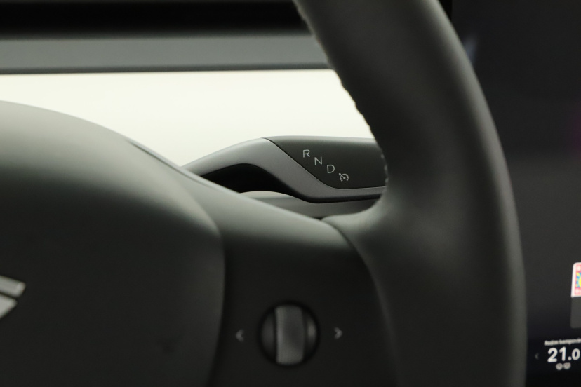 Tesla Model Y, 2024